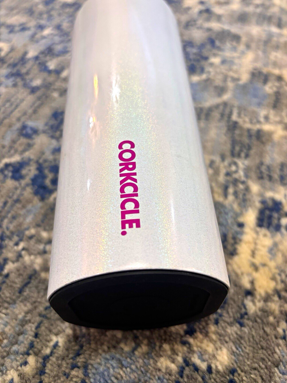 Corkcicle 25 oz White Stainless Steel Canteen Bottle Reusable Screw-on Lid